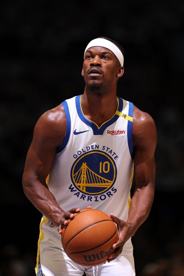 Trong tình trạng tốt! Butler thực hiện 3 trong số 6 cú sút trong hiệp, 10 trong số 10 quả ném phạt v