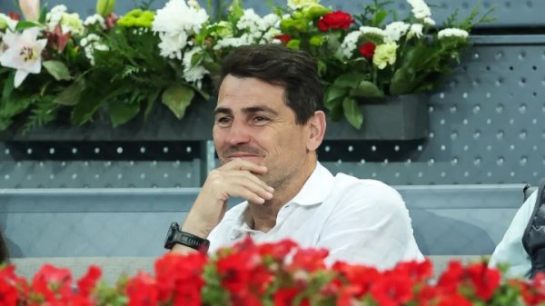 Nam nữ cướp! Chiếc đồng hồ trị giá 200.000 euro của Cassie đã bị đánh cắp. Kẻ trộm là người giúp việ