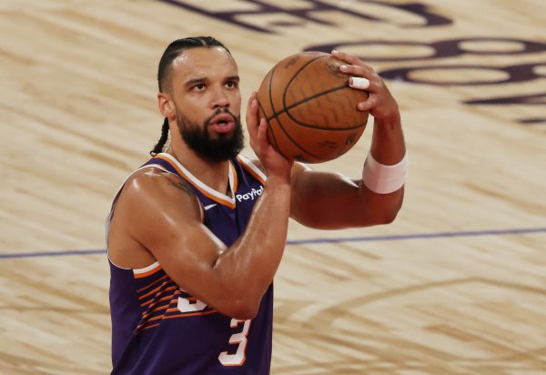 Bạn càng nhận được nhiều sắt, bạn càng nhận được nhiều tiền đầu tư! Dillon ghi được 15 điểm chỉ sau