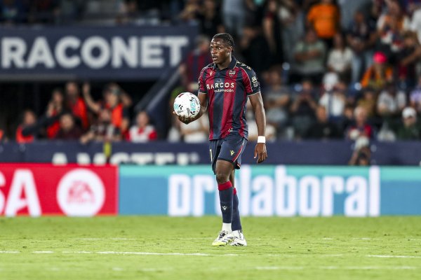 Thể thao thế giới: Barcelona muốn 30 triệu để ký hợp đồng với trung vệ 22 tuổi người Cameroon Ayon đ