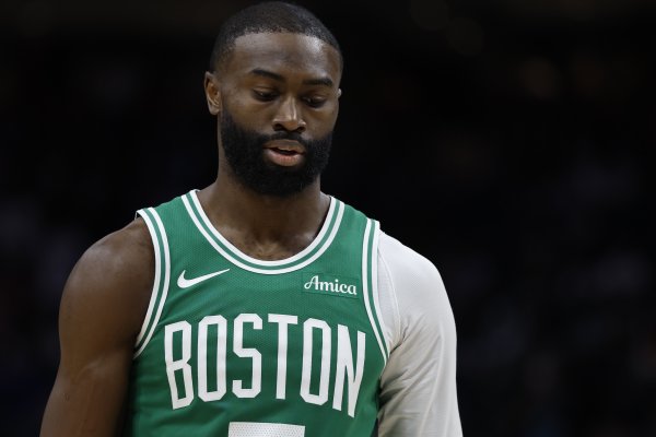 Cota: Jaylen Brown có tâm lý rất tốt và trình độ thi đấu của anh ấy đã được nâng lên một tầm cao mới