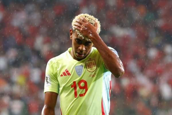 Cañizares: Kể từ thời Cruyff, Barcelona đã cố gắng giữ cầu thủ rời xa đội tuyển quốc gia ít nhất có