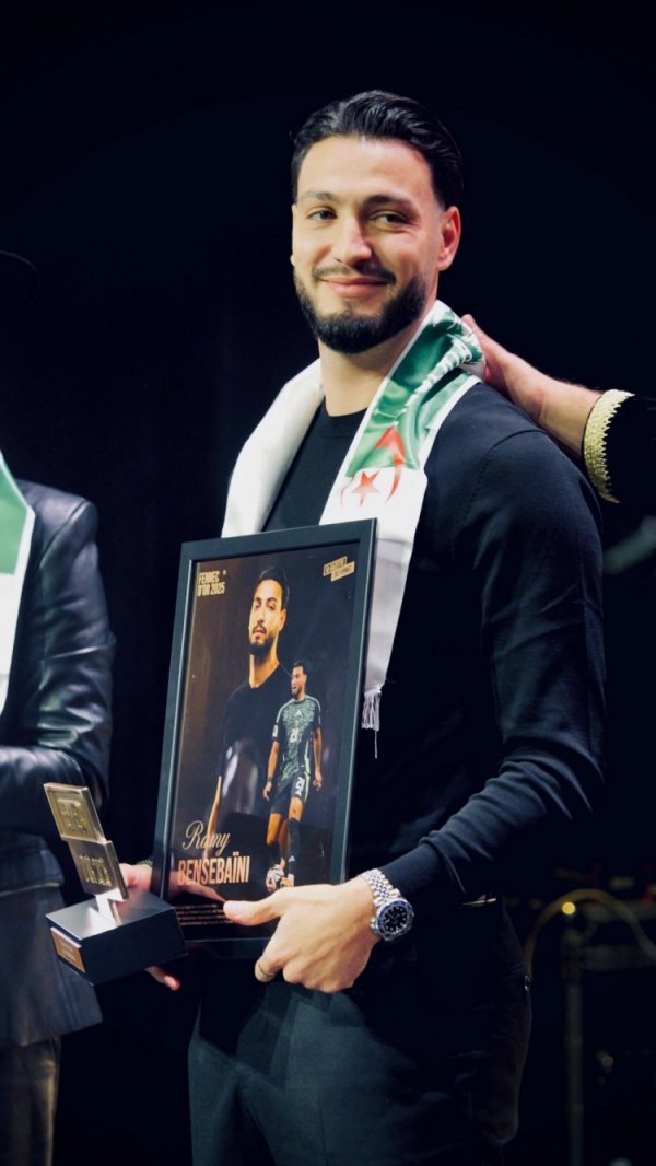 Chính thức: Bensebaini được vinh danh là Cầu thủ xuất sắc nhất năm của Algeria