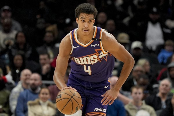 Iguodaro nói về điểm cộng trừ +52: Tôi chỉ muốn giúp đội giành chiến thắng và không tập trung vào dữ