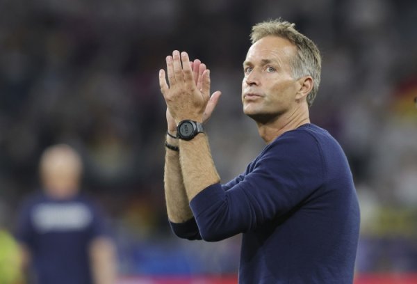 Huấn luyện viên Leverkusen: Mọ